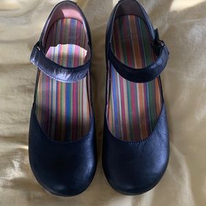 Dansko black Velcro strap size 40 shoes